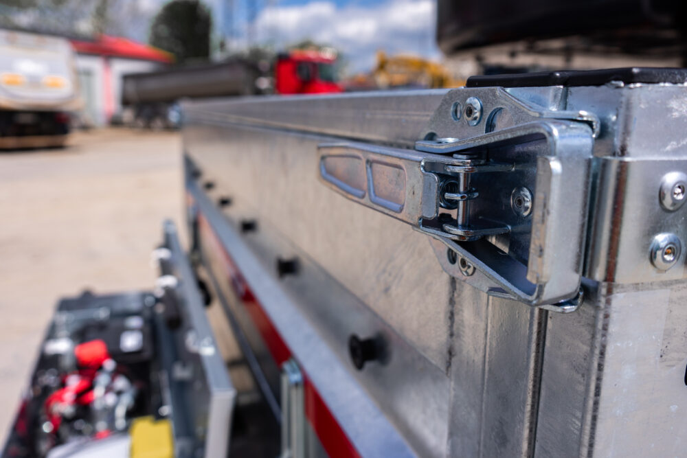 Kallurhaagis TIPPER 3217/2 C S 3,5T (M + E)
