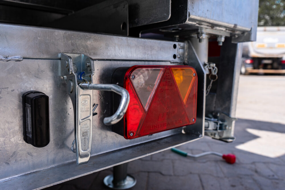 Kallurhaagis TIPPER 3217/2 C S 3,5T (M + E)